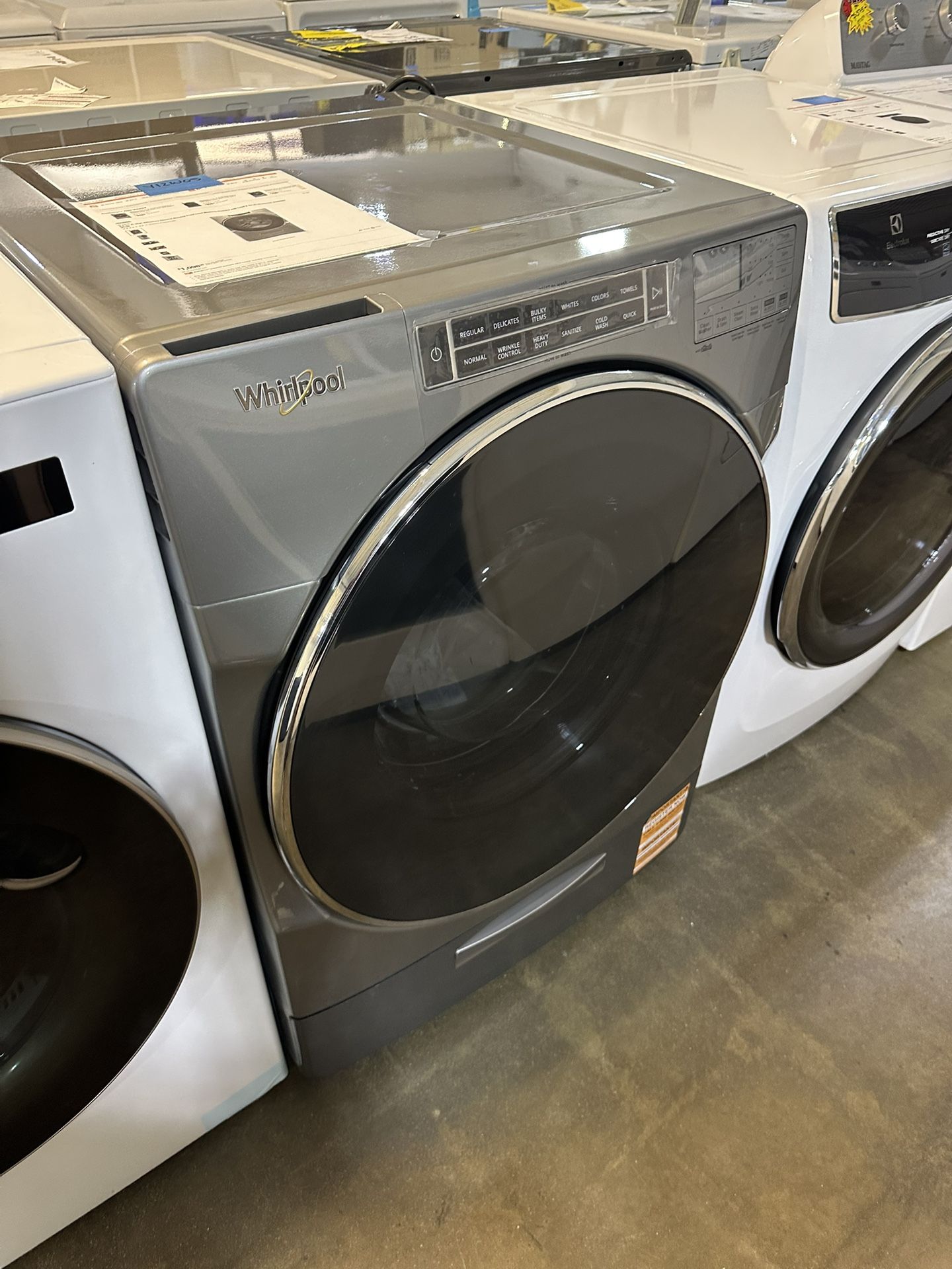 Whirlpool Chrome Shadow Front Load Washer 5.0 Cubic Feet