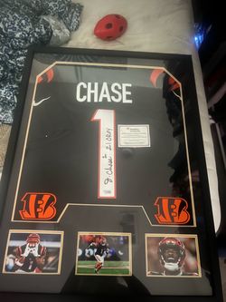 Ja'Marr Chase - Custom Framed Autographed Cincinnati Bengals "21 OROY" Inscribed Jersey Display (Fanatics Authentic)