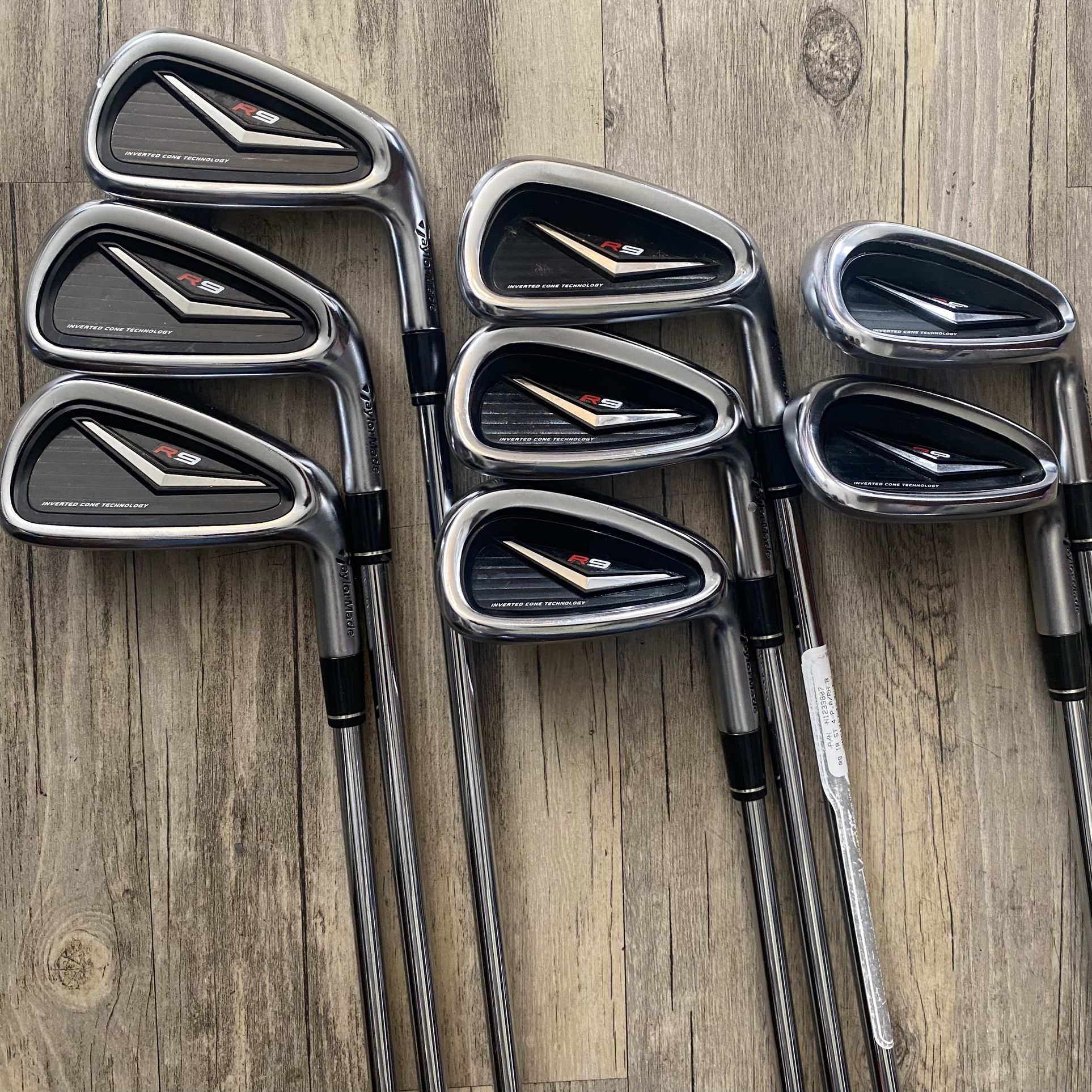 Taylormade R9 Iron Set 4-9,PW, AW Steel shaft R-Flex 