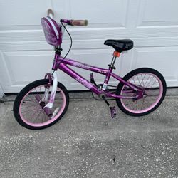 Girls Hollywood bike - 18”  Great For The Summer!!