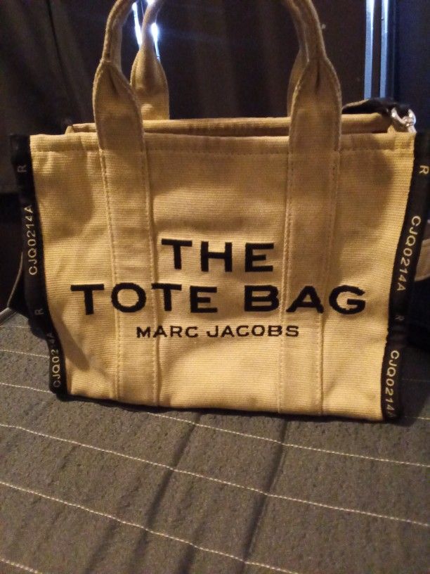 The Tote Bag Marc Jacobs.$20