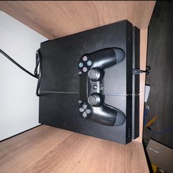 Ps4 140 With Games (Fifa 21,23,24,25) And 120 With No Games I Can Deliver For 10$ Extra Lmk