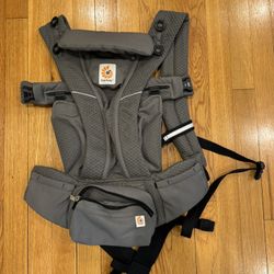 Ergobaby Omni Breeze