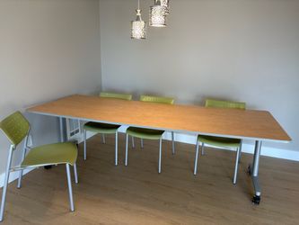 Free table and 4 chairs in Lynnwood Martha's Lake