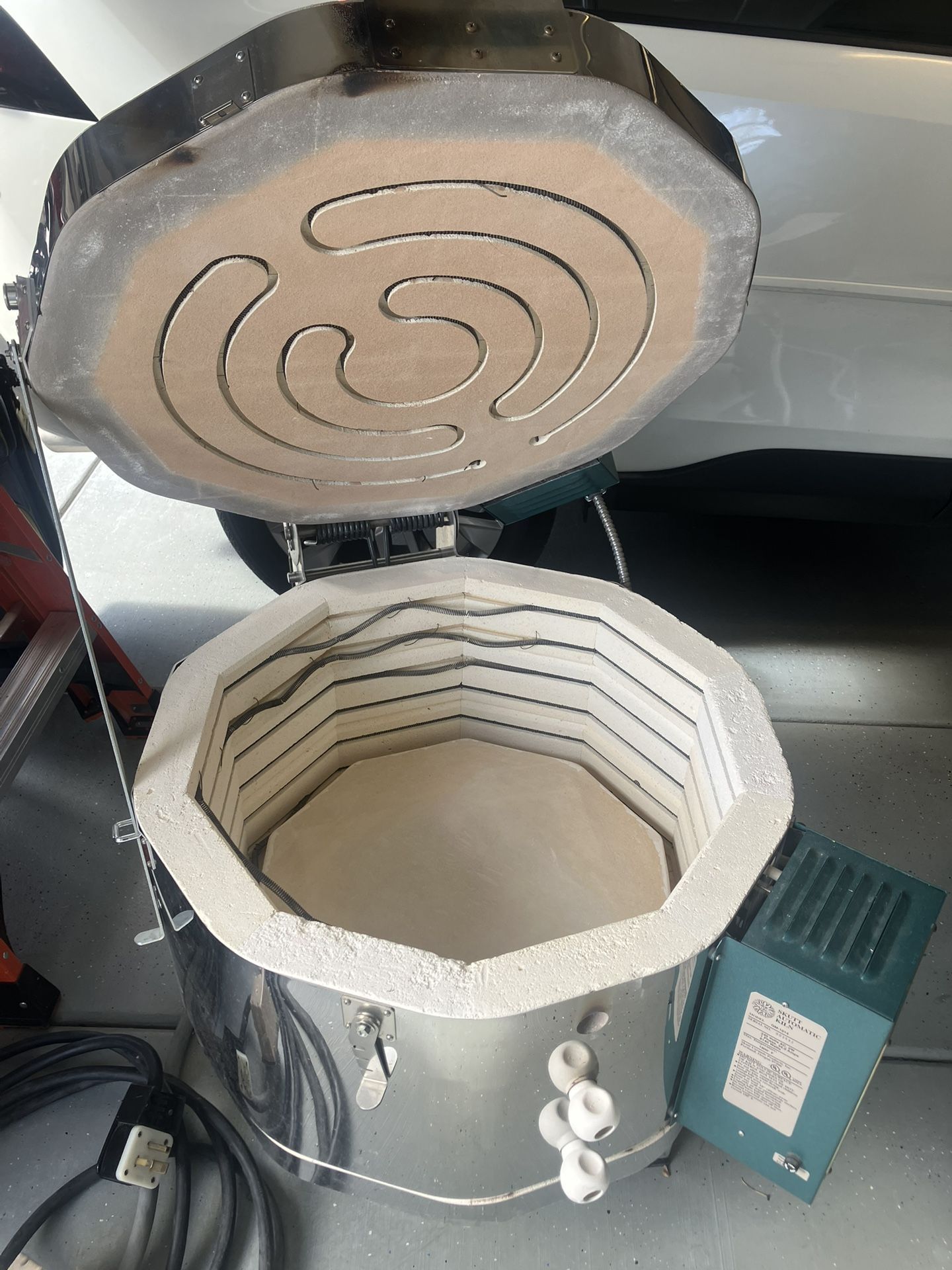 Kiln For Fusing Hot Glass