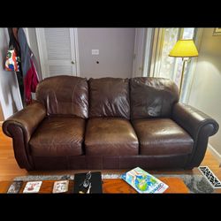 Free Couch In Auburn