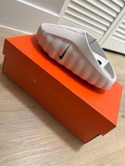 Nike Mind 001 Womens Summit White Size 6 and 9