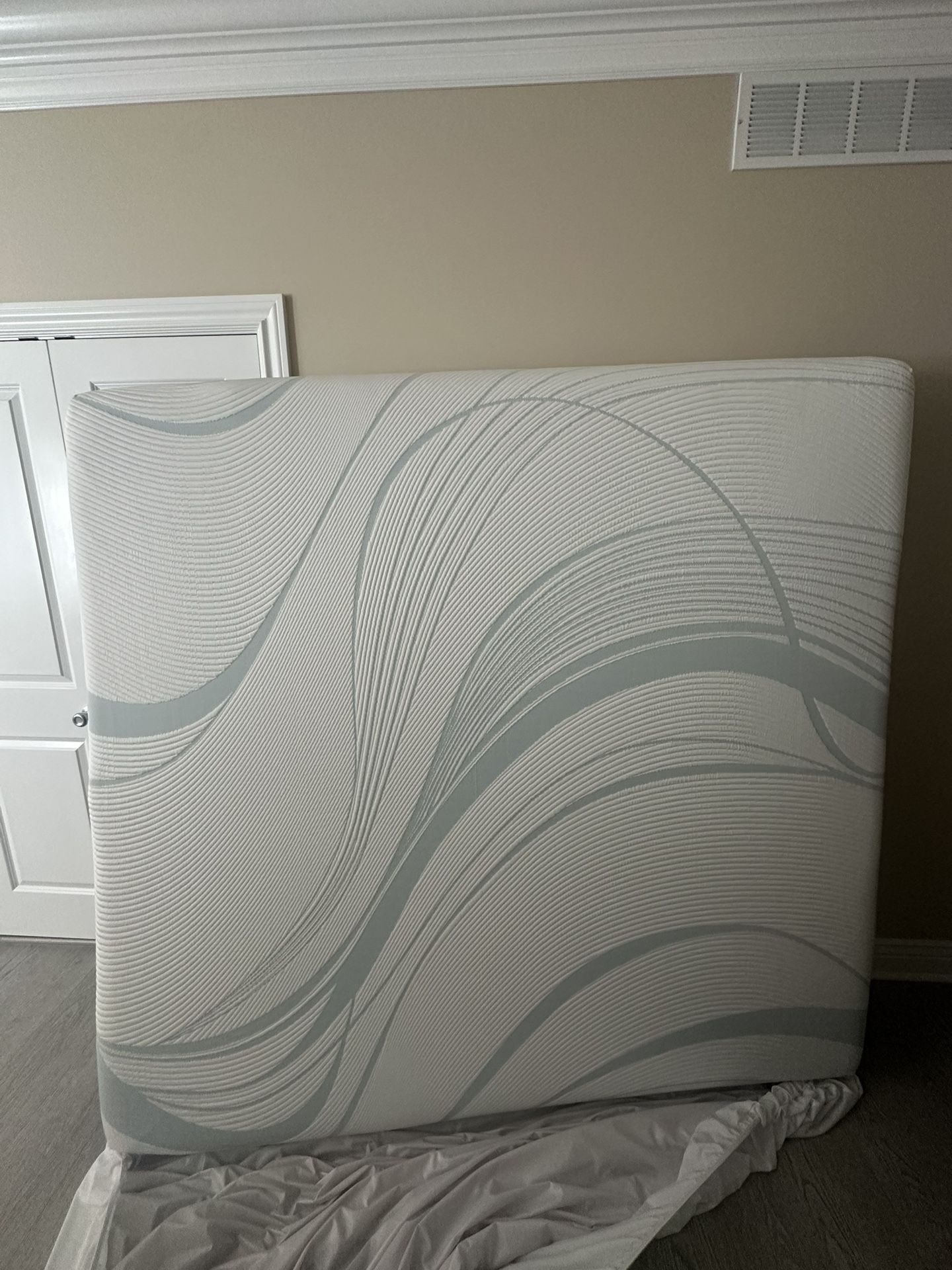 Tempur‑Pedic King Adapt Medium Mattress - Like New!