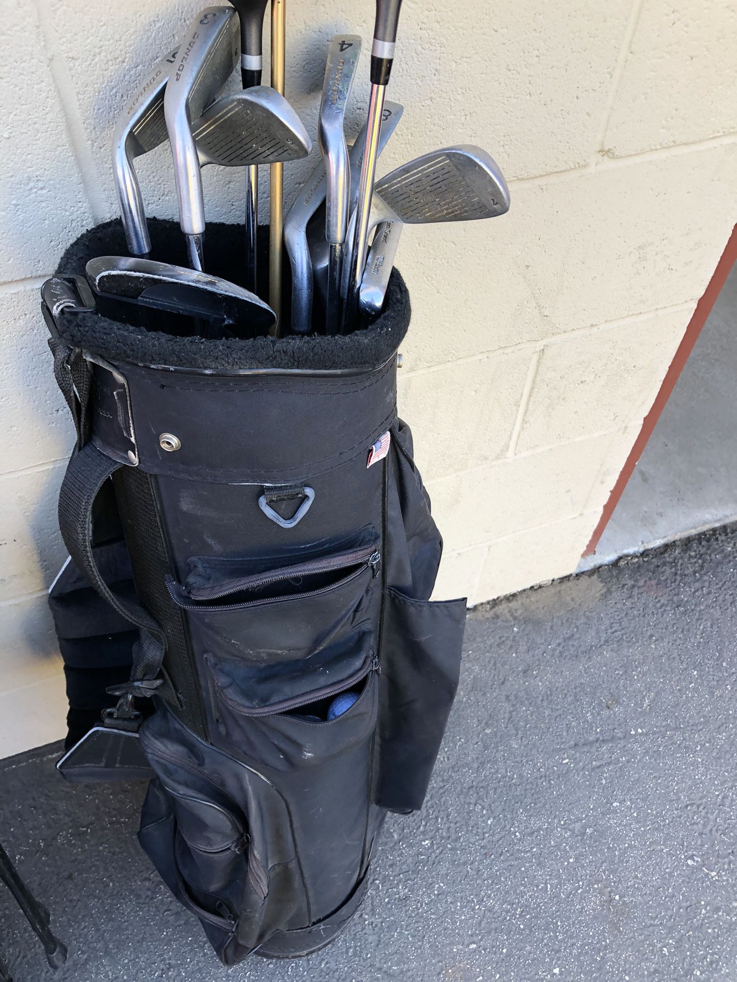 Starter golf clubs and golf bag