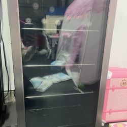 Emerson beverage refrigerator