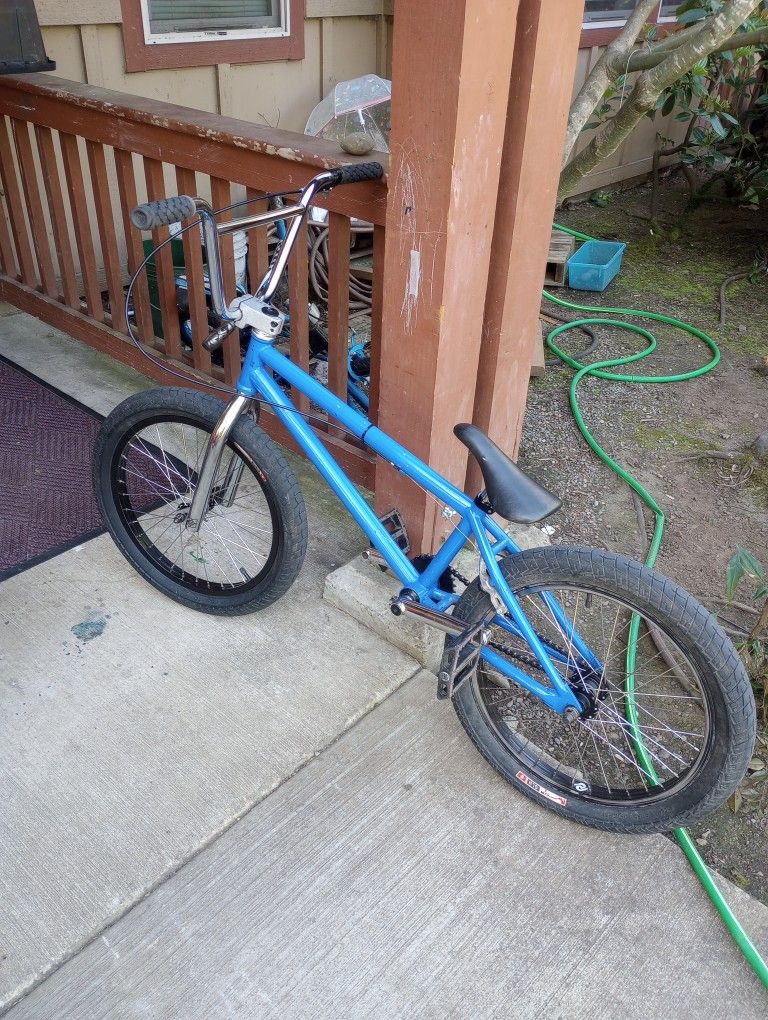 Fit STR BMX Bike