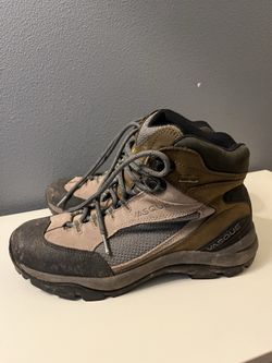 Women’s Vasque Hiking Boots - Size 9M