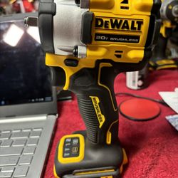 20v Dewalt Atomic Impact 