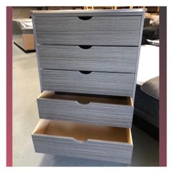 5 drawers dresser / Five drawers dresser