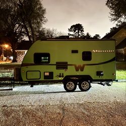 2014 Winnebago minnie winnie 18ft bumper pull camper