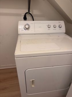 Whirlpool Electric Dryer - Works Perfectly / Heats Great