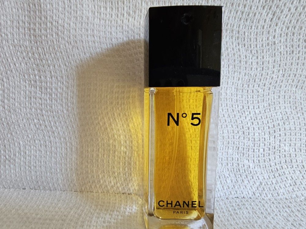 Chanel No 5 Eau De Toilette Spray - 1.2oz for Sale in Westbury, NY - OfferUp