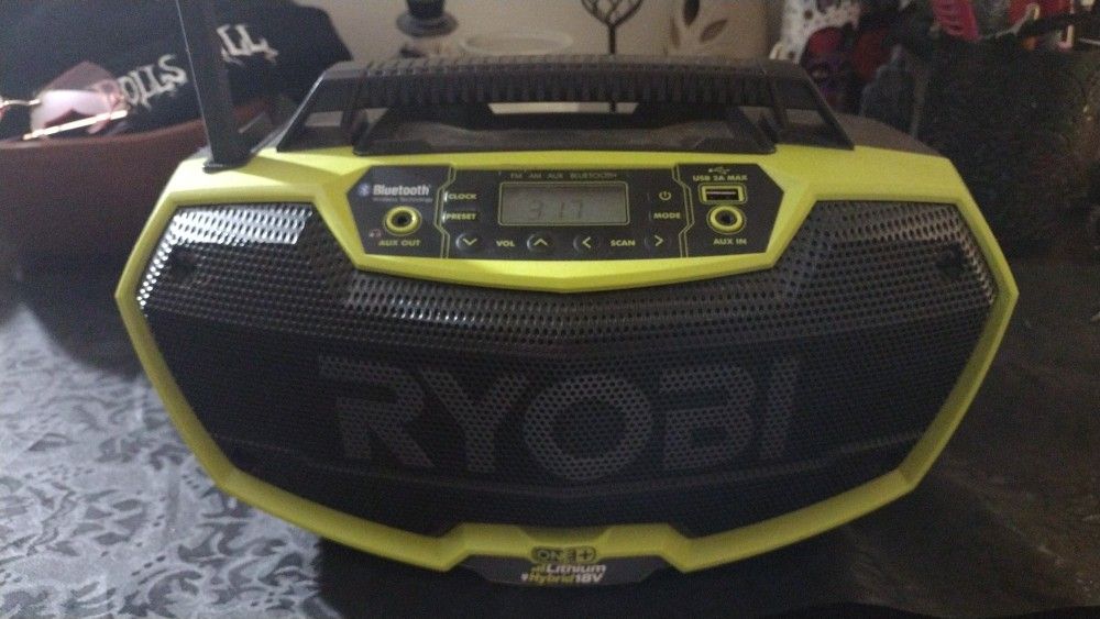 Ryobi P746 Bluetooth Speaker 