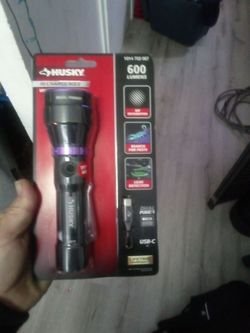 Husky rechargeable UV Flashlight 600 Lumens (brand new)