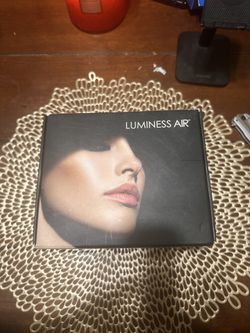  LUMINESS Legend Airbrush Makeup System - Makeup Airbrush Kit  with Compressor - Precise, Touchless, & Portable Airbrush Kit & Makeup  Sprayer - Air Brush Kit with Air Compressor - Quiet Airbrush