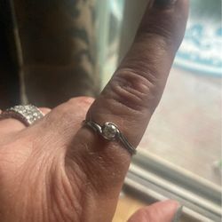 Size 8 White Gold Small Diamond Ring 