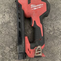 Milwaukee Electrician Staple 