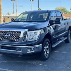 2017 Nissan Titan