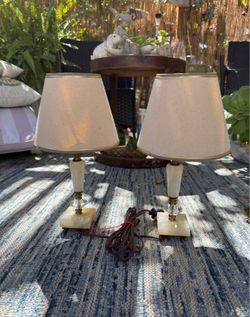 One corded Twin marble lamps