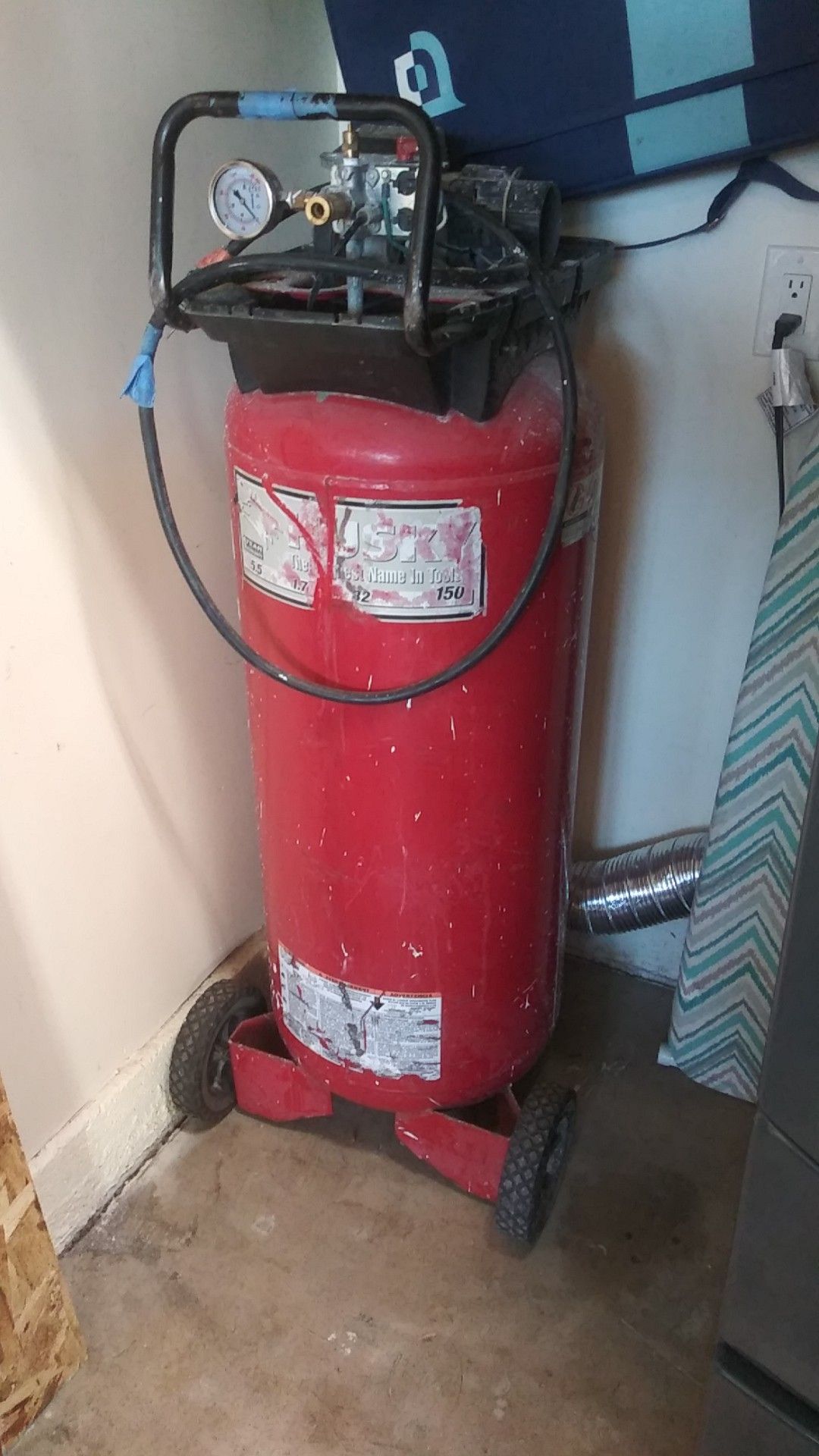 Husky air compressor 32 gallon READ DESCRIPTION for Sale in Chula Vista ...