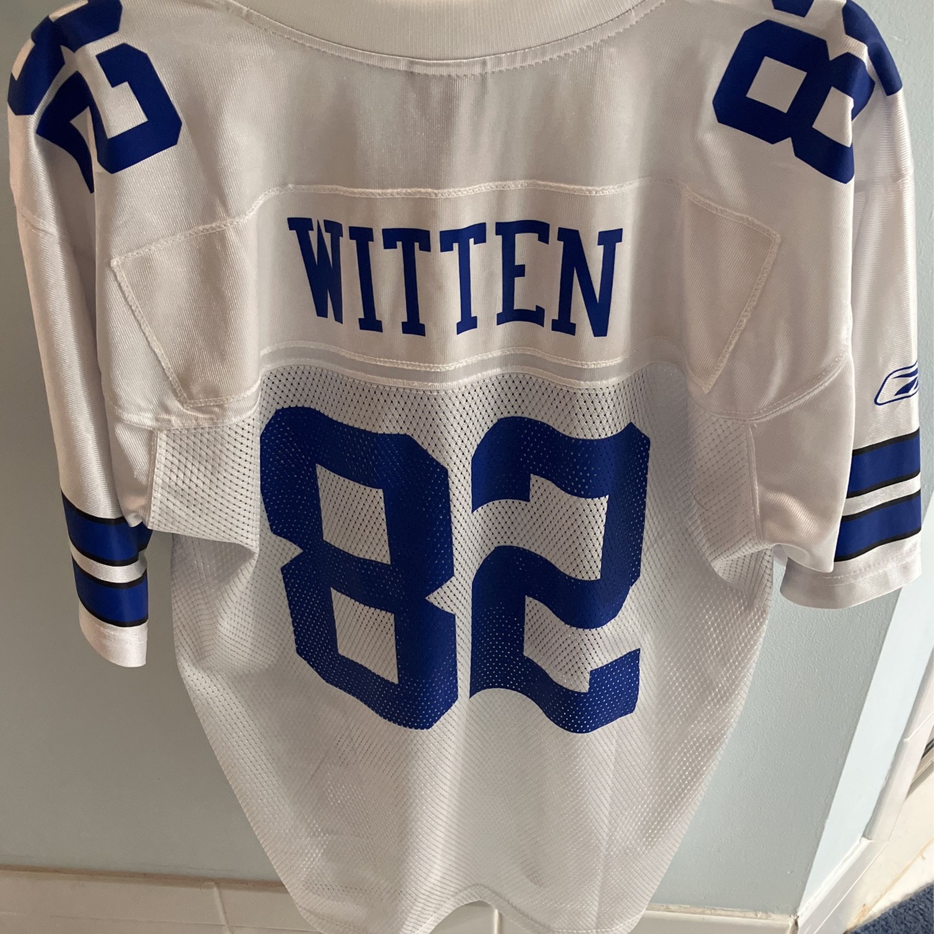 Cowboys NfFL Jersey. #82 Whitten