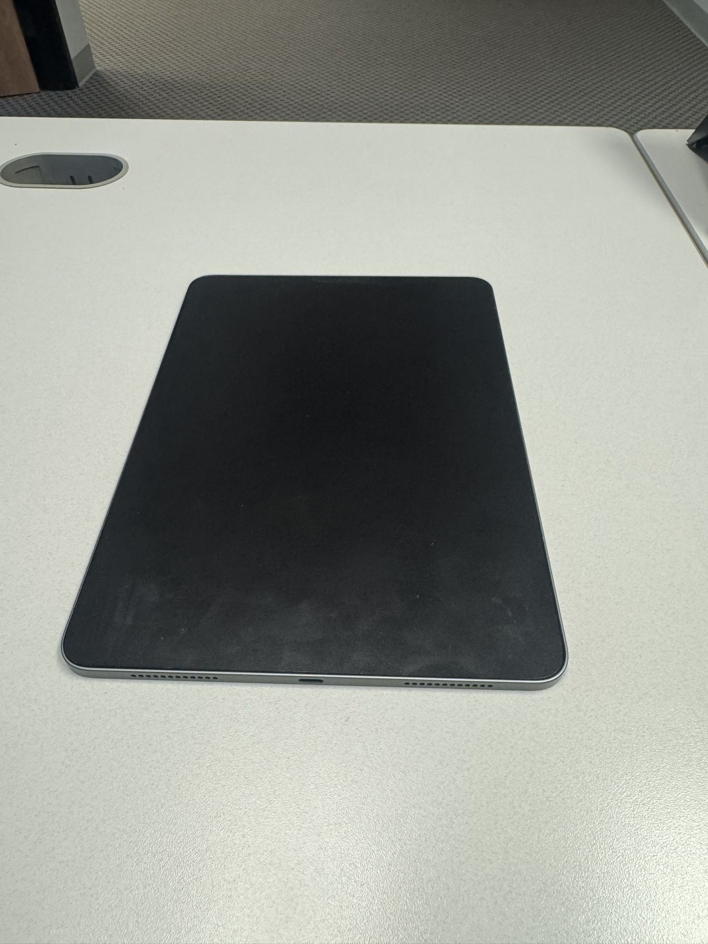 Apple iPad Air 10.9-inch 64GB Does Not Power On Parts Only