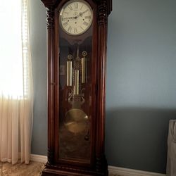 Howard Miller Nielsen Floor Clock