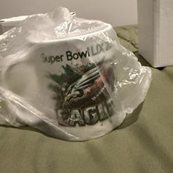 2 brand New Eagle mugs