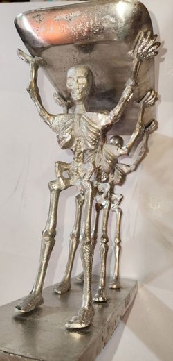 HALLOWEEN TABLETOP/FLOOR 3 SKELLINGTON  TRAY MARTHA STEWART  HEAVY METAL OBO