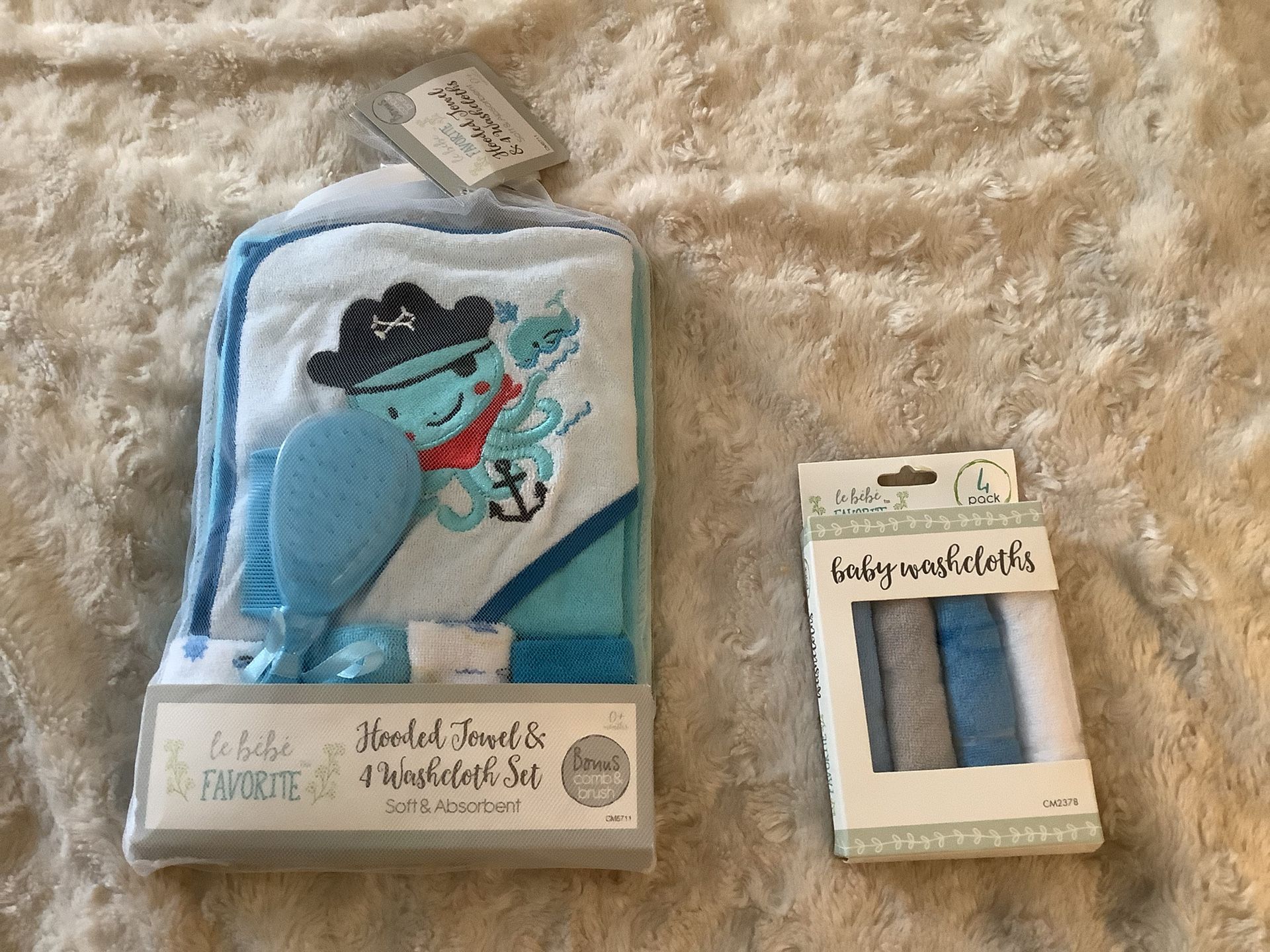 New Baby Gift Bath Set And Pack Of Wash Cloths In Box 