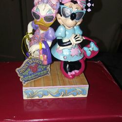 Disney Showcase Collection Minnie and Daisy. Figurine/sculpture