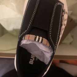 Burberry Size 7c