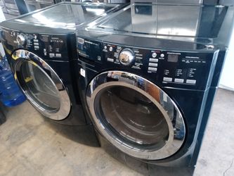 Maytag 5000 Series forest green stackable front load washer and gas dryer set - Free delivery
