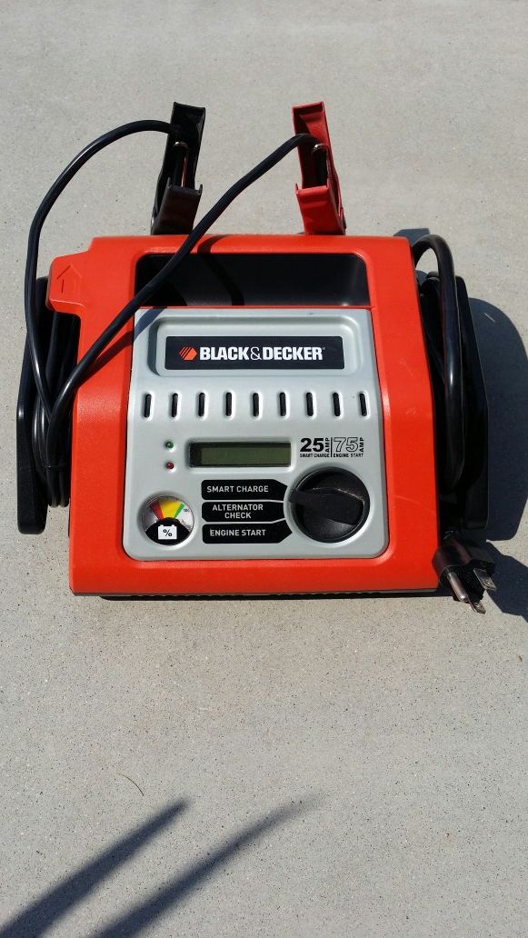 Black & Decker BDCAC202B 12 20V Max 2 Amp Lithium Battery Fast Charger 45  minute for Sale in Las Vegas, NV - OfferUp