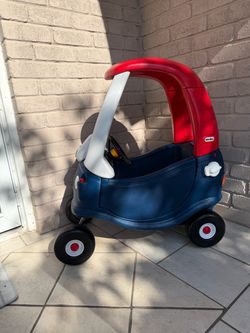 LITTLE TIKES CZY COUPE FOR KIDS IN GREAT CONDITION