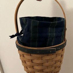 2004 Collectors Club Longaberger Basket