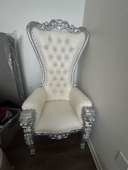 Silver & White Lion Head Throne Chair – Approx. 6 Ft Tall
