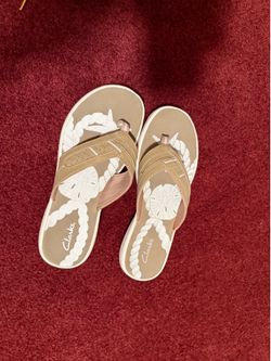 Women’s Size 8 Clarks Flip Flop Sandals