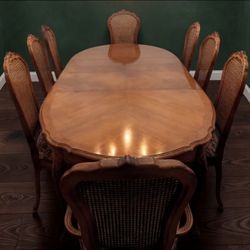 Beautiful Dining Set w/ Matching China Cabinet and Sideboard