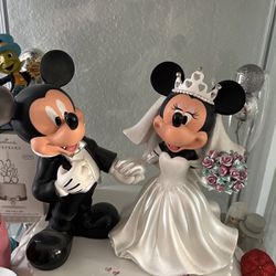 DISNEY MANIA!! See PROFILE for Bags,🎒Costumes, Jewelry, Ears & Home Goods 