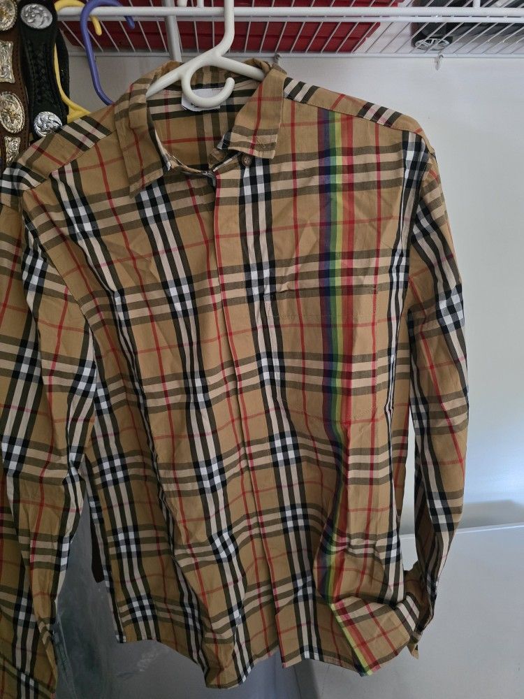 Burberry T-shirt