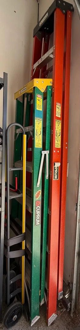 8’ Foot Ladder Or 6’