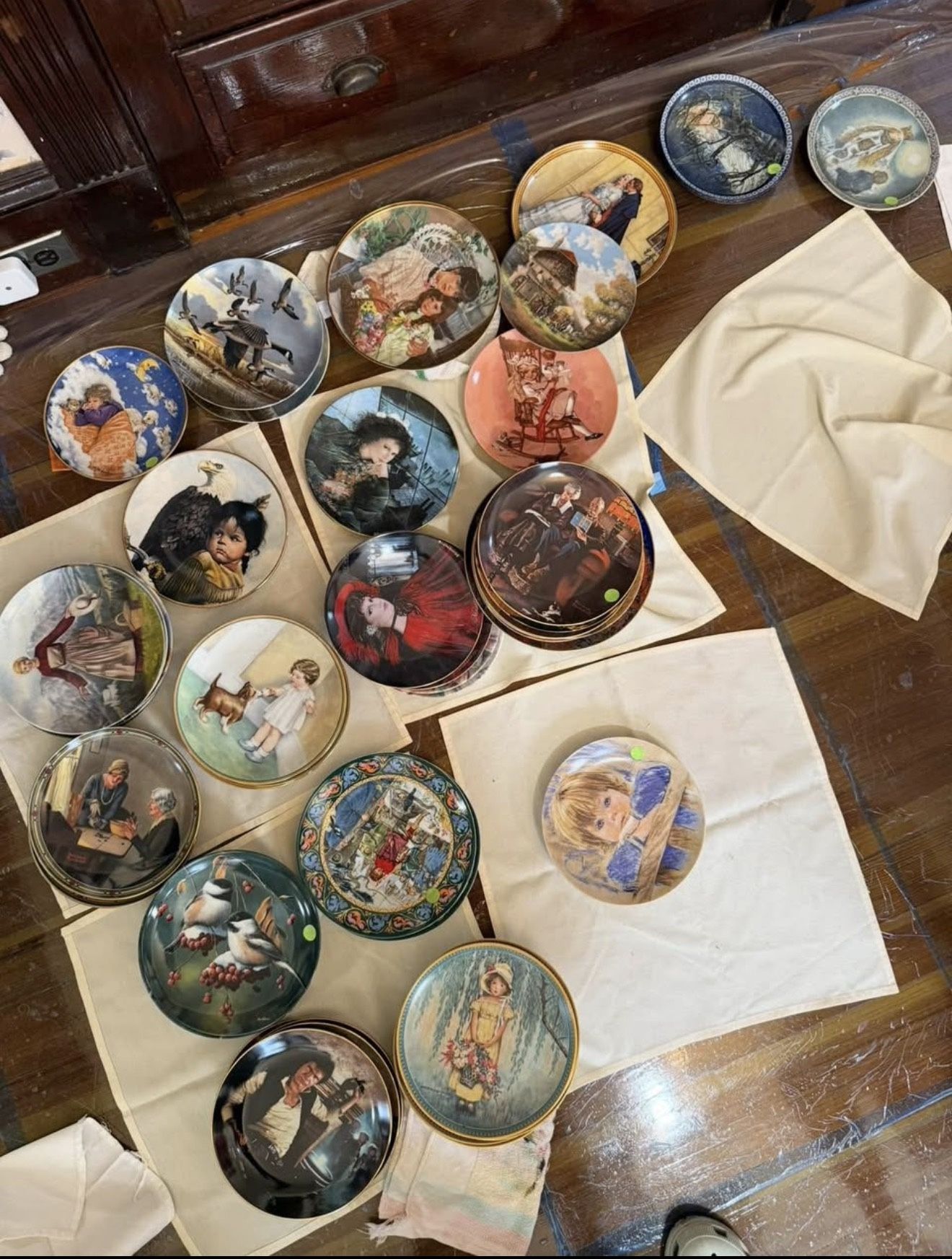 Edwin Knowles 1985 Vintage Decorative Plates