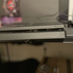 Playstation 4 Slim 
