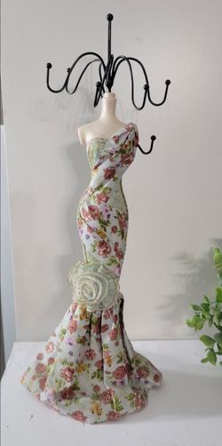 Mannequin Jewelry $10